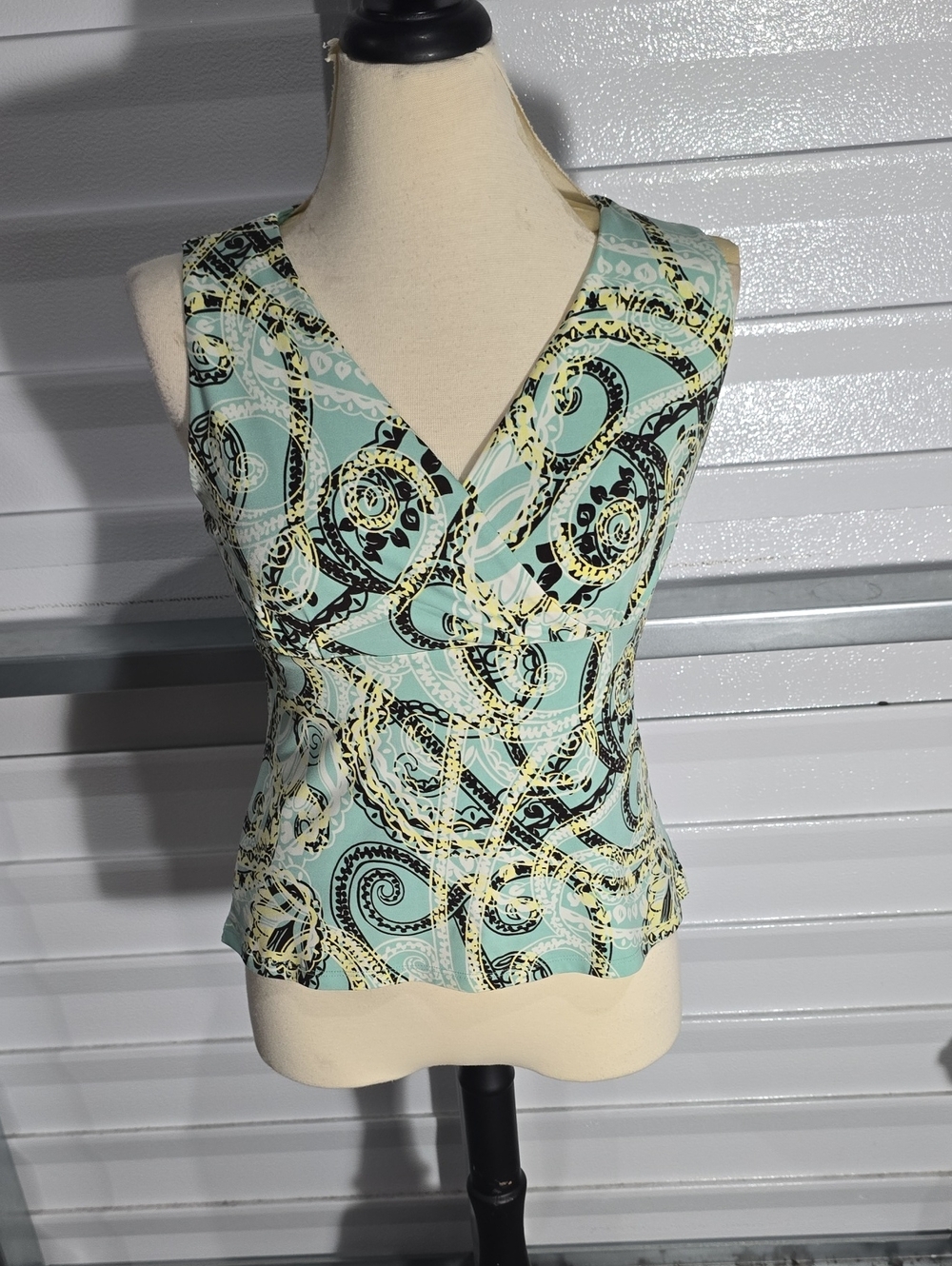 Kasper Mint and Black Patterned V-Neck Sleeveless Top Size 6P
